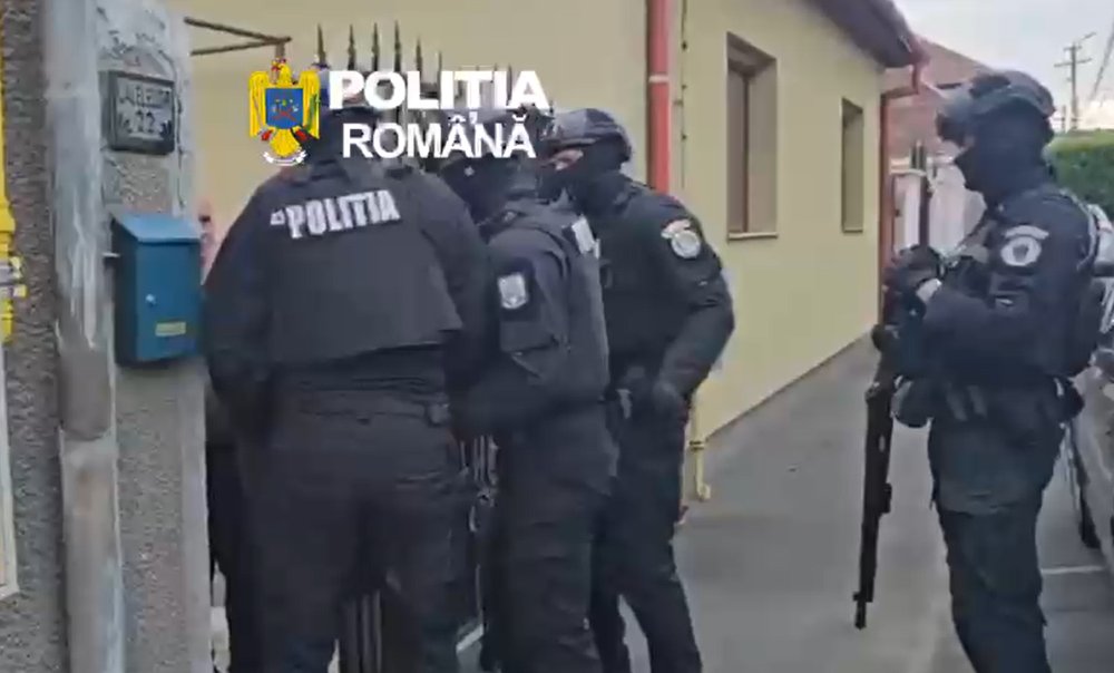 Combustibil FURAT din depoul CFR: 24 de percheziții și cinci mandate de aducere, iar patru suspecți au fost reținuți