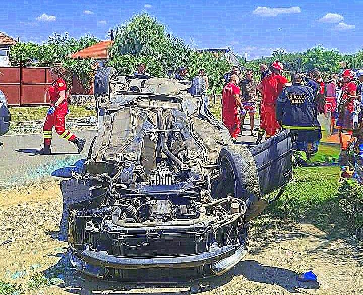 Accident rutier cu două autoturisme și trei victime la Șiria