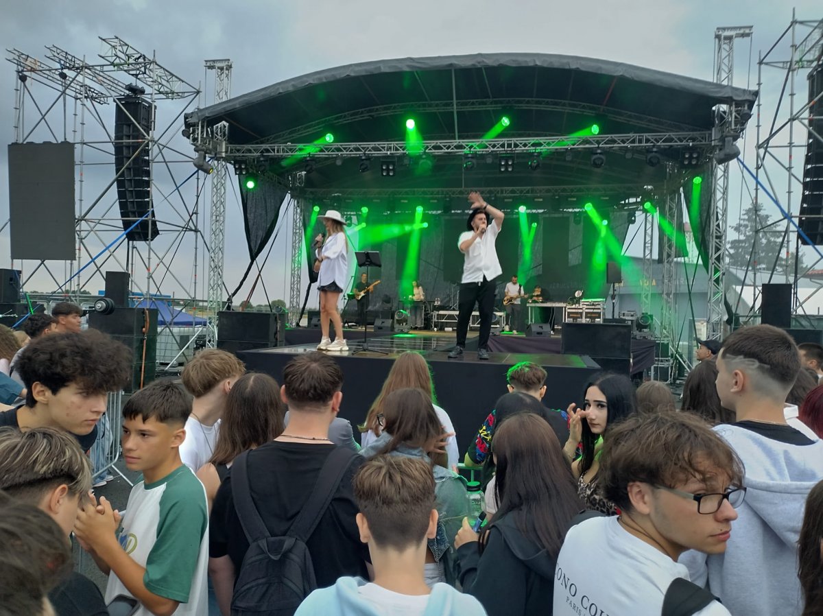 Festivalul Berii 2026 a decolat de pe Aeroportul Arad, într-o seară cu gust de vară, muzică și libertate