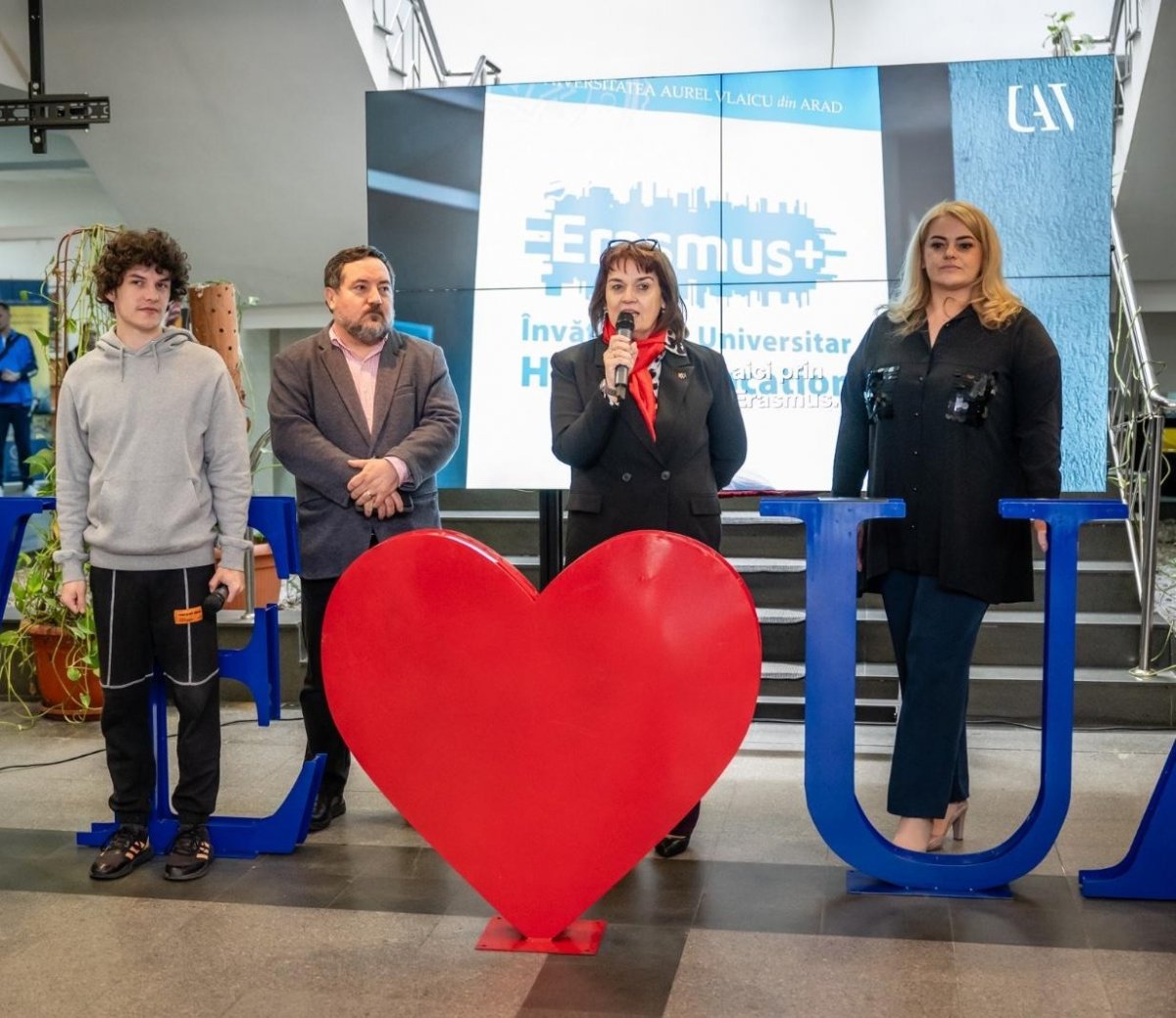 Peste 1000 de elevi au participat la Ziua Porților Deschise la UAV