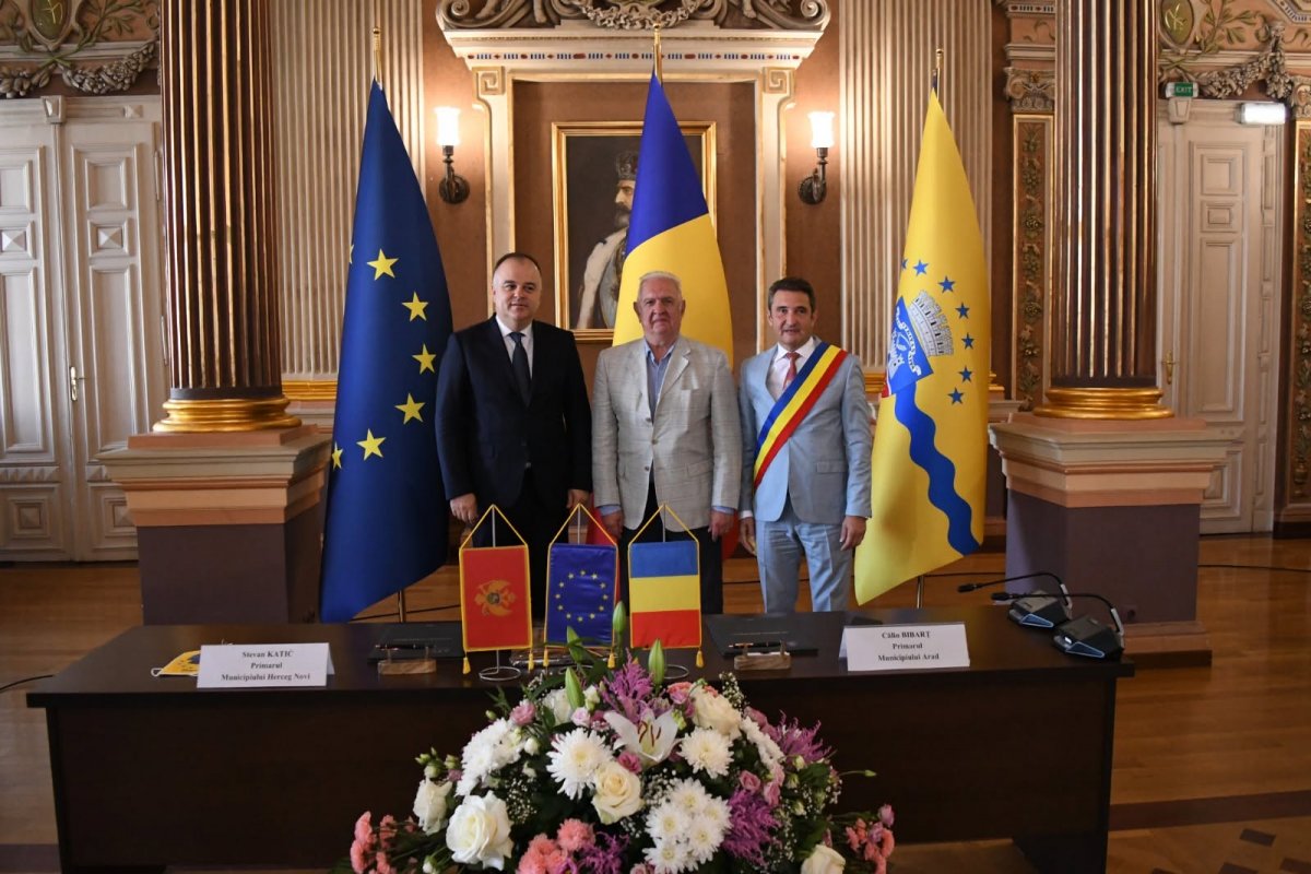 Acord de înfrățire între Municipiul Arad și Municipiul Herceg Novi din Muntenegru (FOTO)