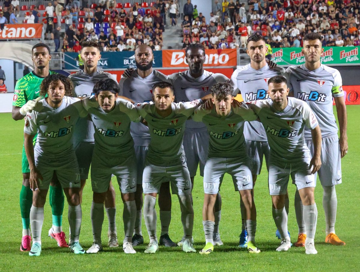 Prima VICTORIE și trei puncte mari: FCSB – UTA 1 - 3