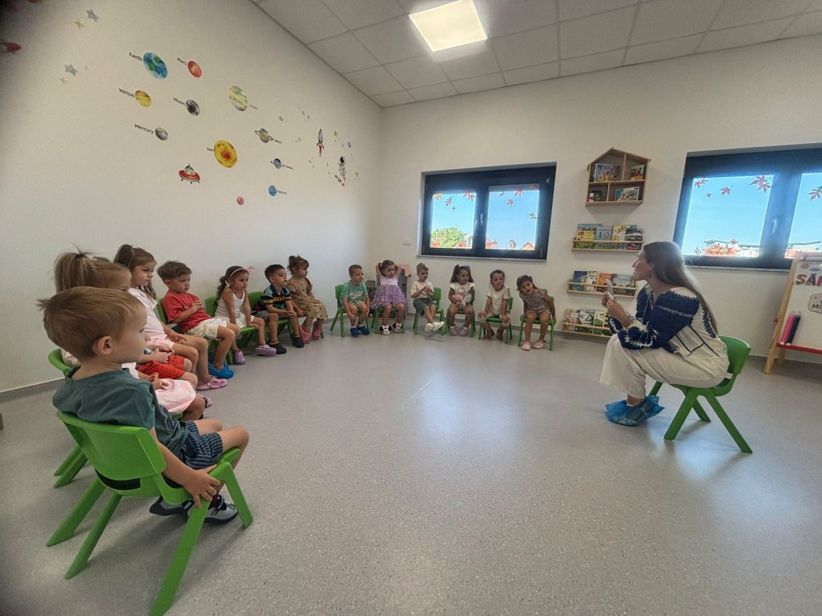 Ziua Limbii Române, sărbătorită prin joc, povești și culoare la Grădinița „Albinuța” din Arad