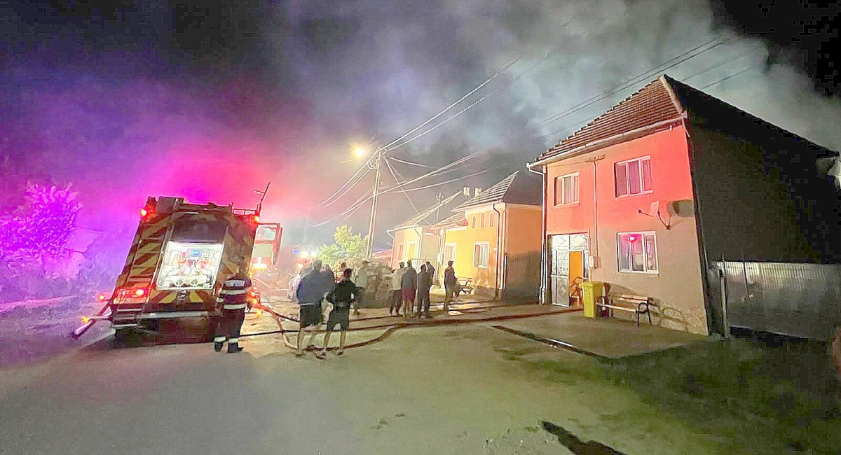 Incendiu izbucnit la o casă din orașul Sebiș