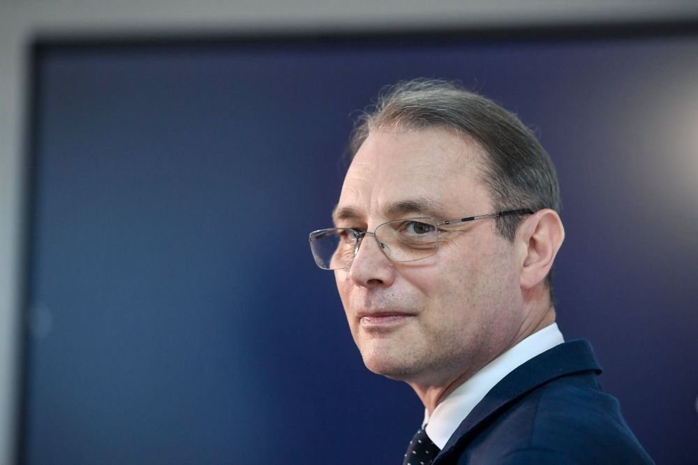 Lista miniștrilor propuși și programul de guvernare, urmează să fie depuse, astăzi, în Parlament; vezi cum va arăta Guvernul condus de Luca Niculescu
