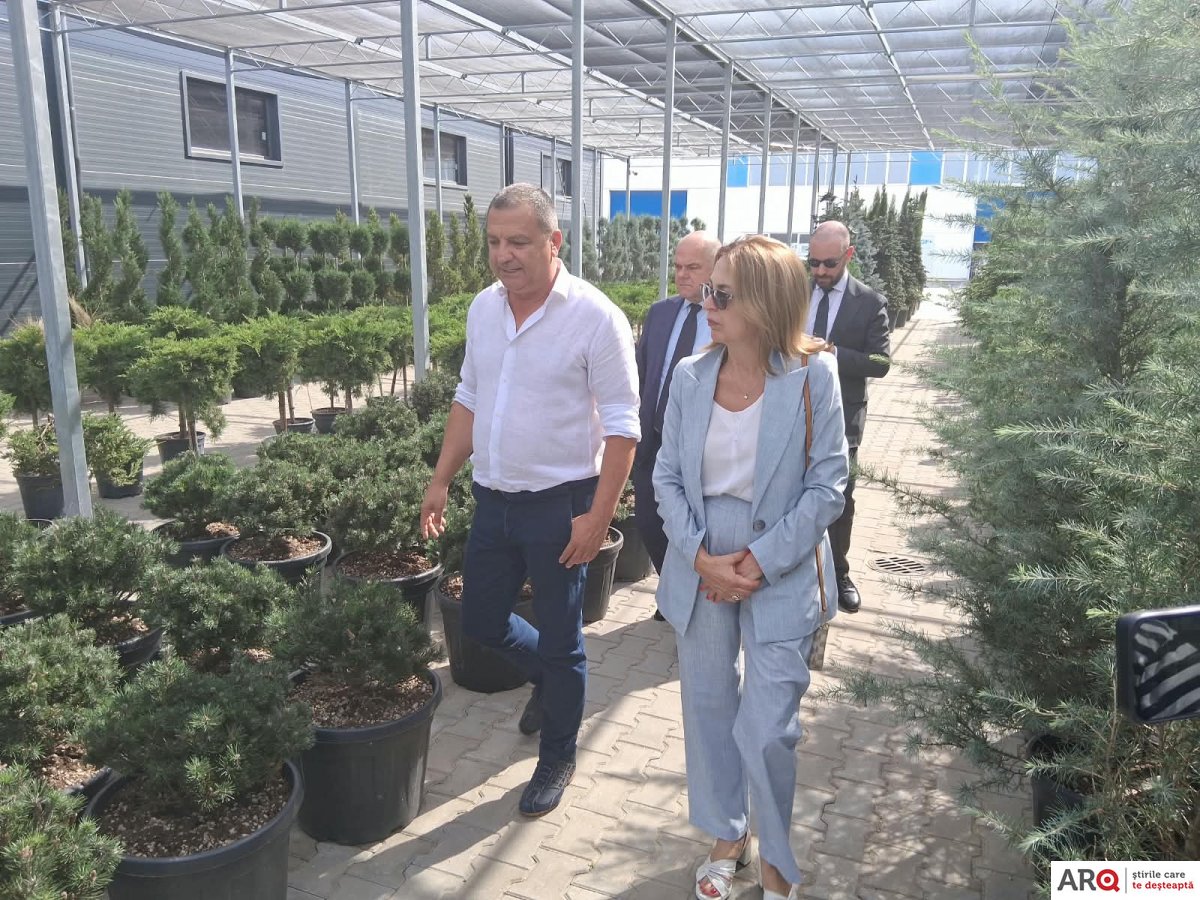 Diplomație și peisagistică: ambasadoarea Italiei - în vizită la Landisa Plant (FOTO)