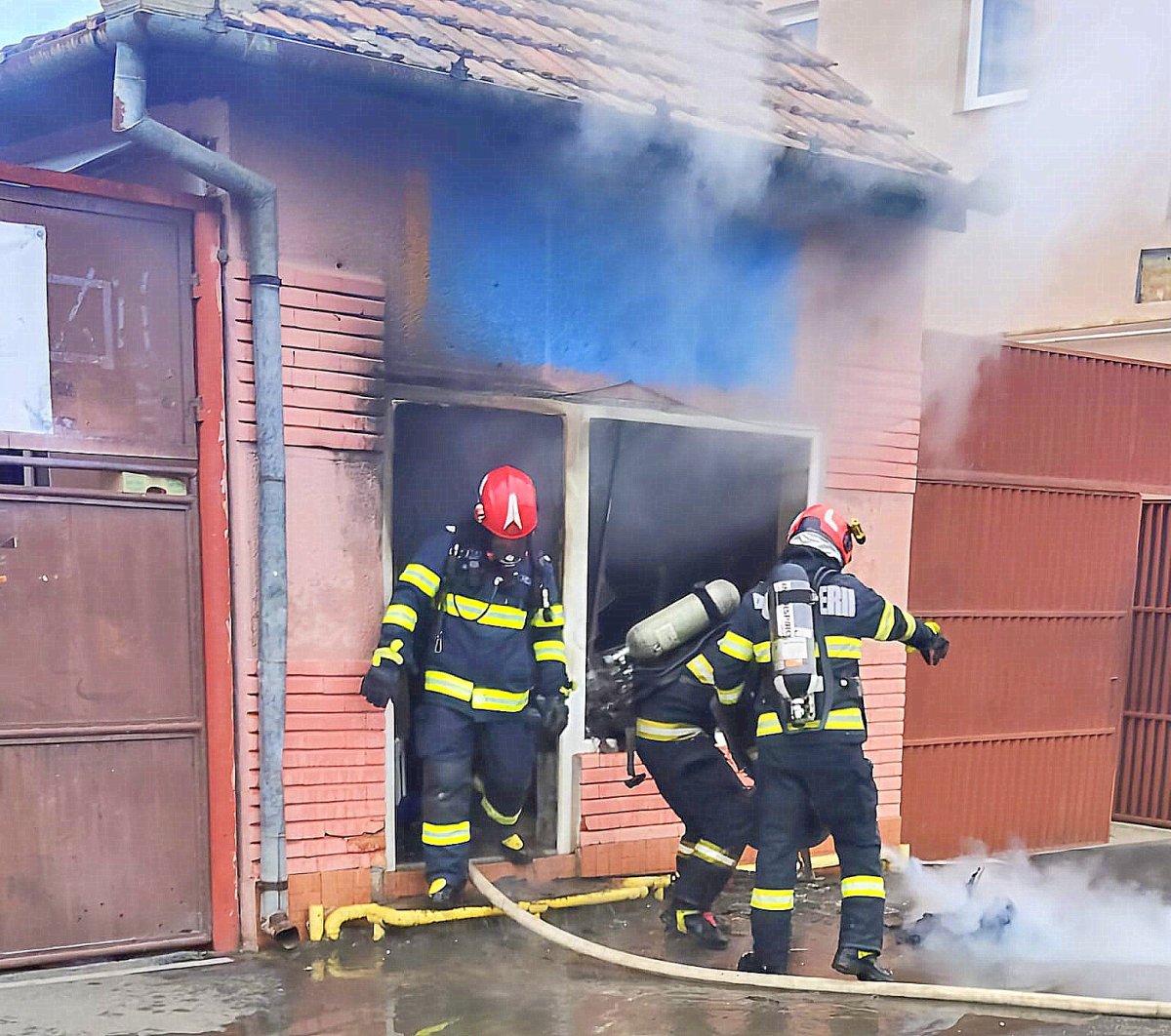  Incendiu izbucnit la un magazin second hand pe strada Petru Rareș