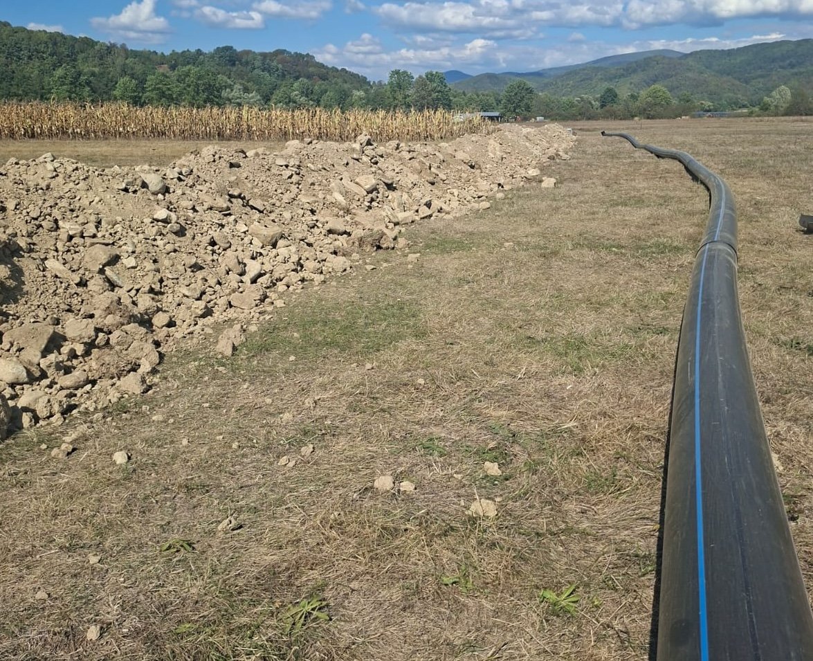 Lucrările la aducțiunea de apă din zona Vârfuri – Hălmagiu sunt aproape finalizate