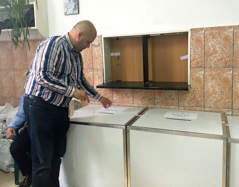 Liderii PSD Arad au votat. „Votăm azi pentru copiii noştri”