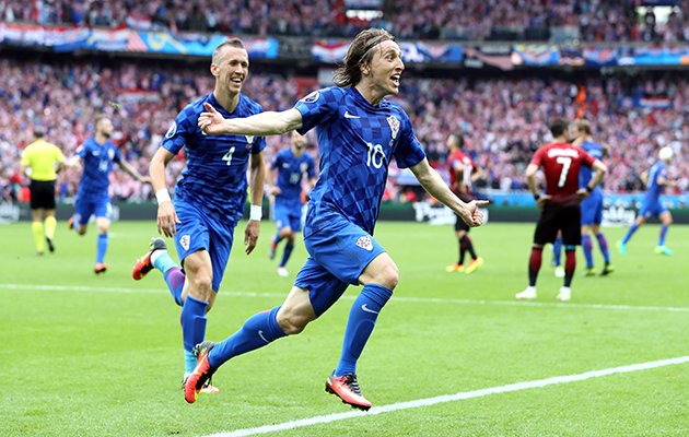 EURO 2016, ziua a III-a: Favoritele au luat potul. Arădeanul Haţegan şi-a făcut debutul
