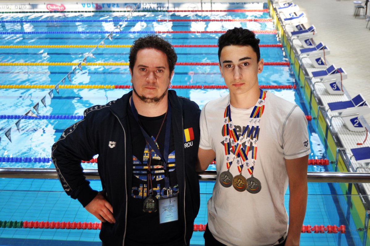 Înotătorul arădean Ionuţ Sărac a cucerit 3 medalii la Internaţionalele României!