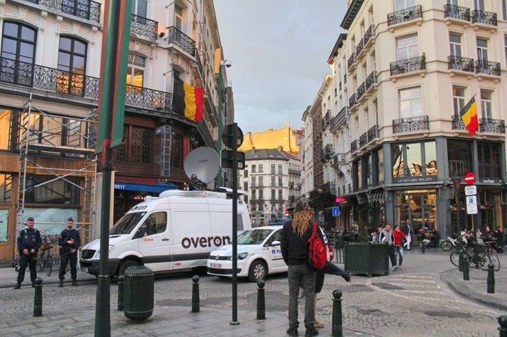 Alertă teroristă la Bruxelles. Amenințare cu bombă într-un centru comercial