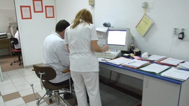 Guvernul a sesizat Curtea Constituţională cu privire la acordarea de stimulente financiare personalului medical