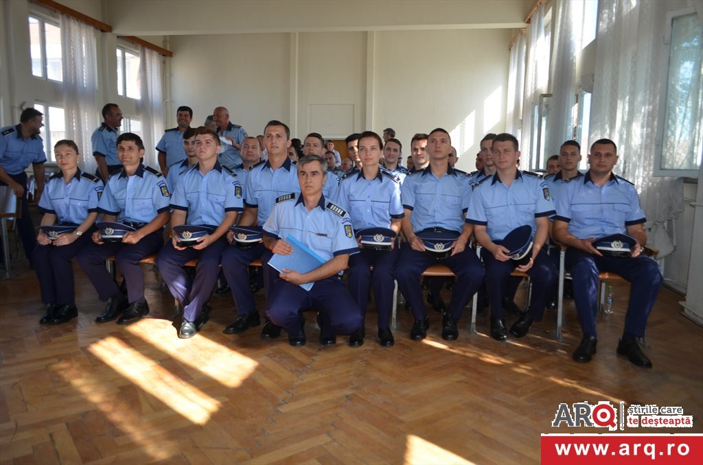 21 DE NOI POLIȚIȘTI ȘI-AU ÎNCEPUT ACTIVITATEA ÎN CADRUL IPJ ARAD