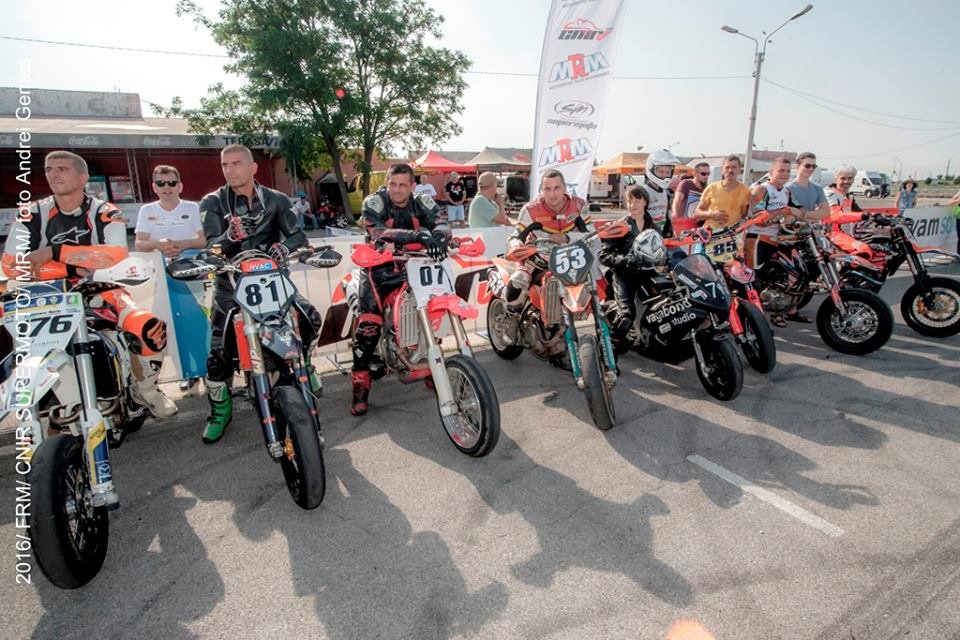 Arădeni pe podium la etapa a II-a a CN de Supermoto şi Viteză