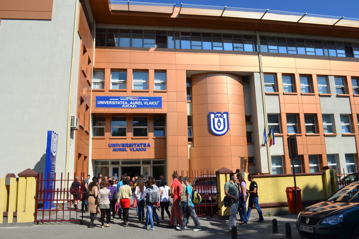 Prima sesiune de înscriere la Universitatea „Aurel Vlaicu” 