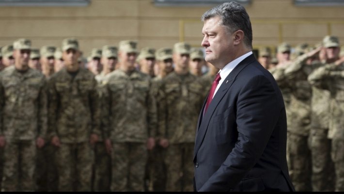 ALERTĂ MAXIMĂ: Preşedintele Ucrainei a ordonat trupelor să fie pregătite de luptă în Donbas şi la frontiera cu Crimeea