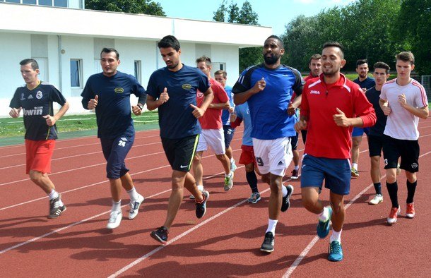 Cermeiul e pe plus în amicale. Are şi un nou director sportiv