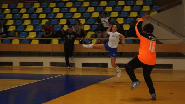 ACS Avram Iancu şi ACS Crişul Ch. Criş, la startul Diviziei A de handbal feminin. Derby-ul are loc în noiembrie