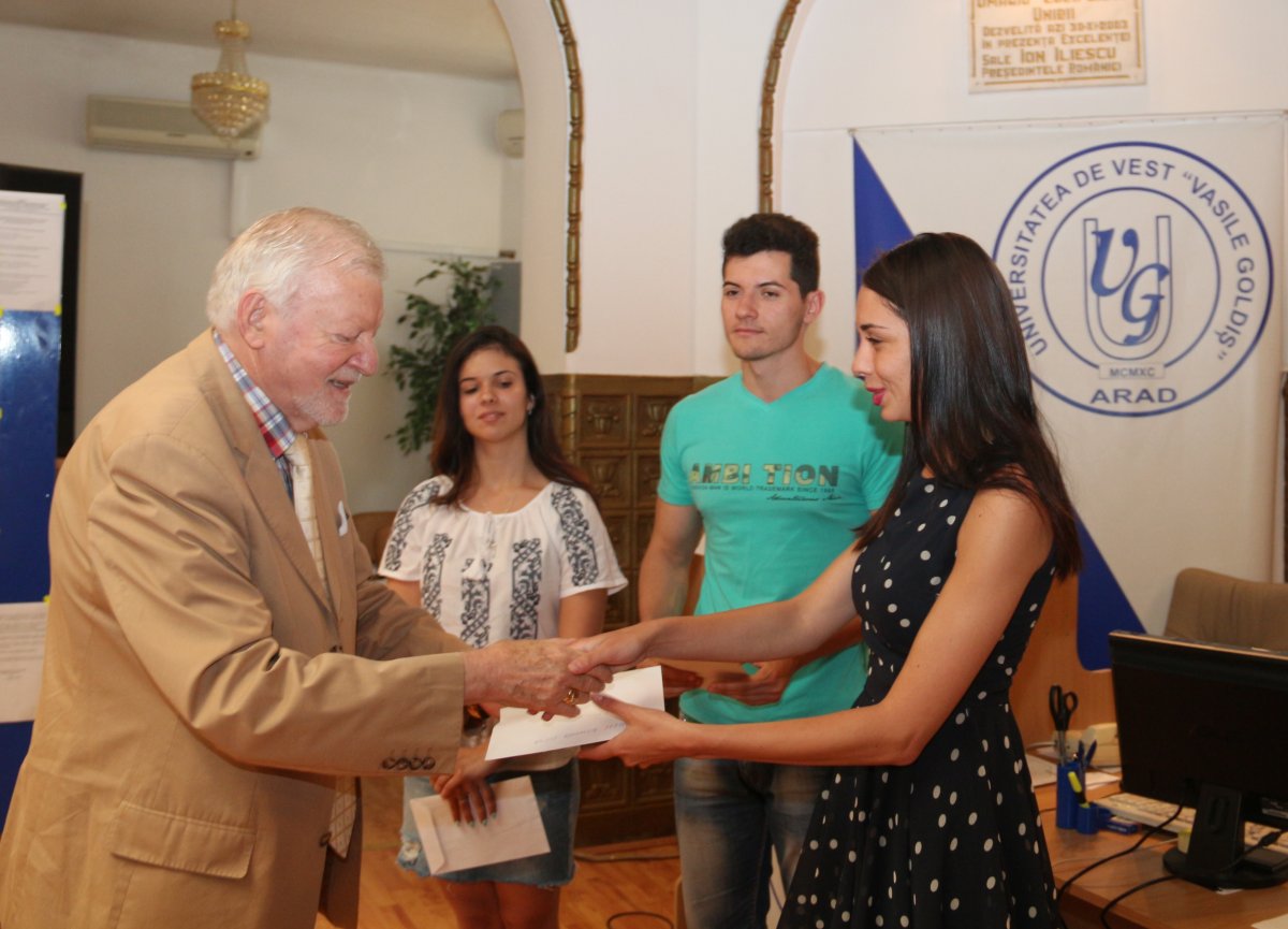 Studenţi medicinişti ai Universităţii de Vest „Vasile Goldiş” din Arad, în stagiu de practică la Universitatea Catolică din Louvain, Bruxelles, Belgia