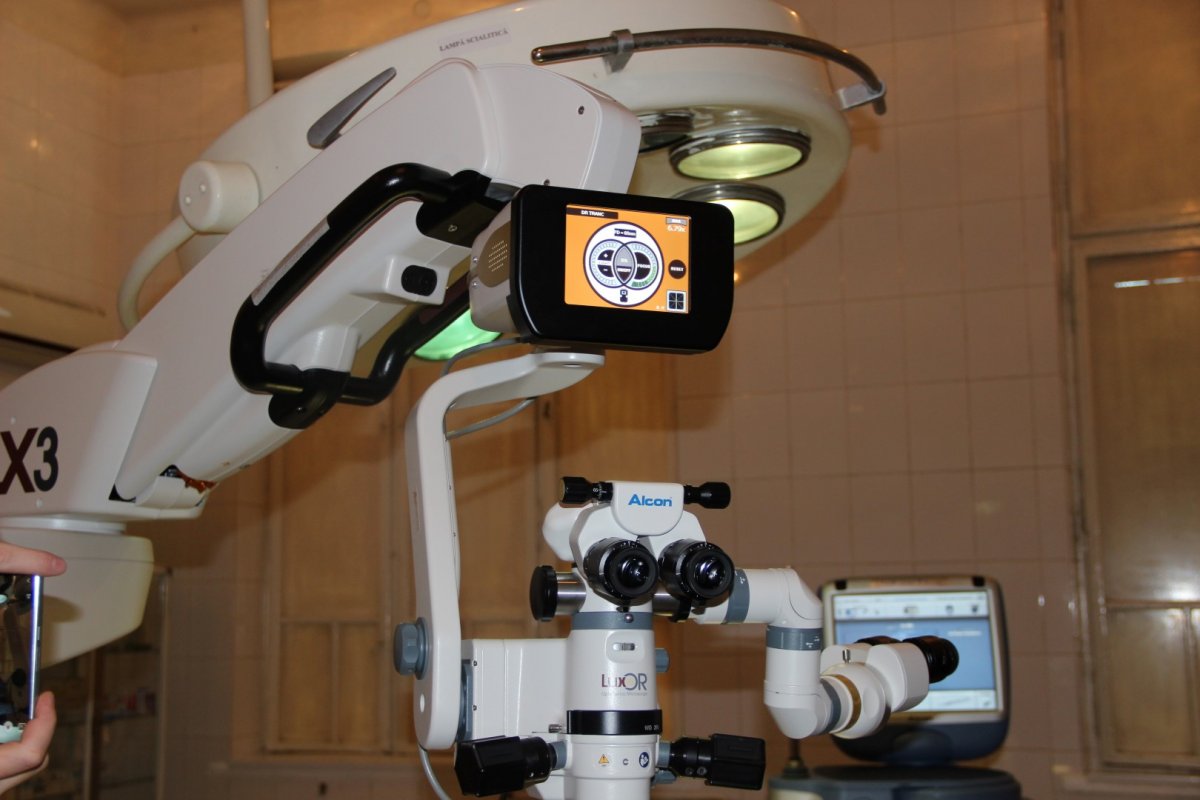 Operații de cataractă gratuite, la Spitalul Județean, în urma unor investiții în echipamente de ultimă generație