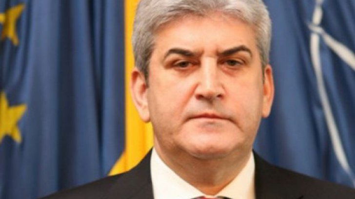 Gabriel Oprea îşi depune, astăzi, demisia din Senat