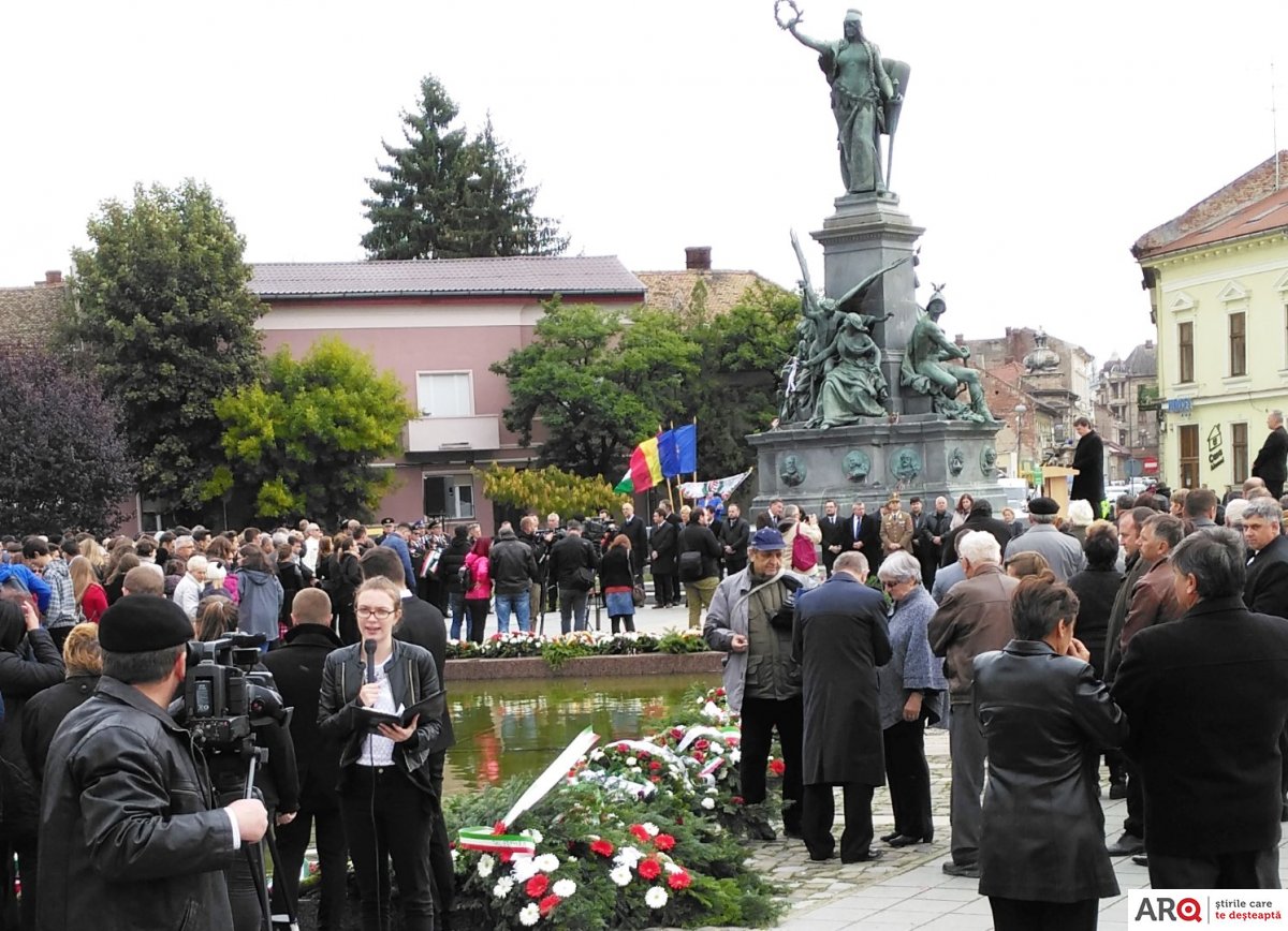 Sute de maghiari, în Parcul Reconcilierii