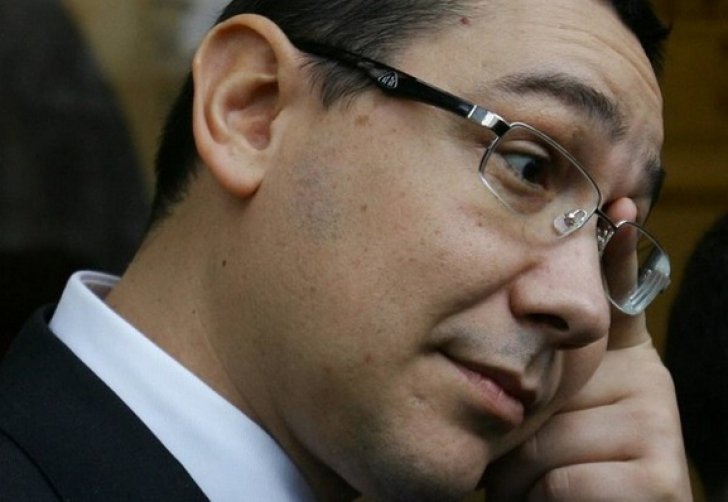 Ponta ține cu dinții de titlul de doctor