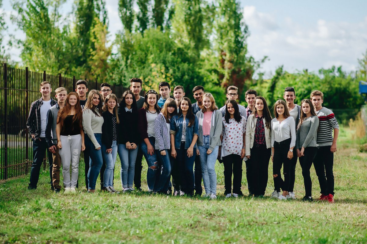 Votați MISS și MISTER Q Boboc de la Liceul Teoretic