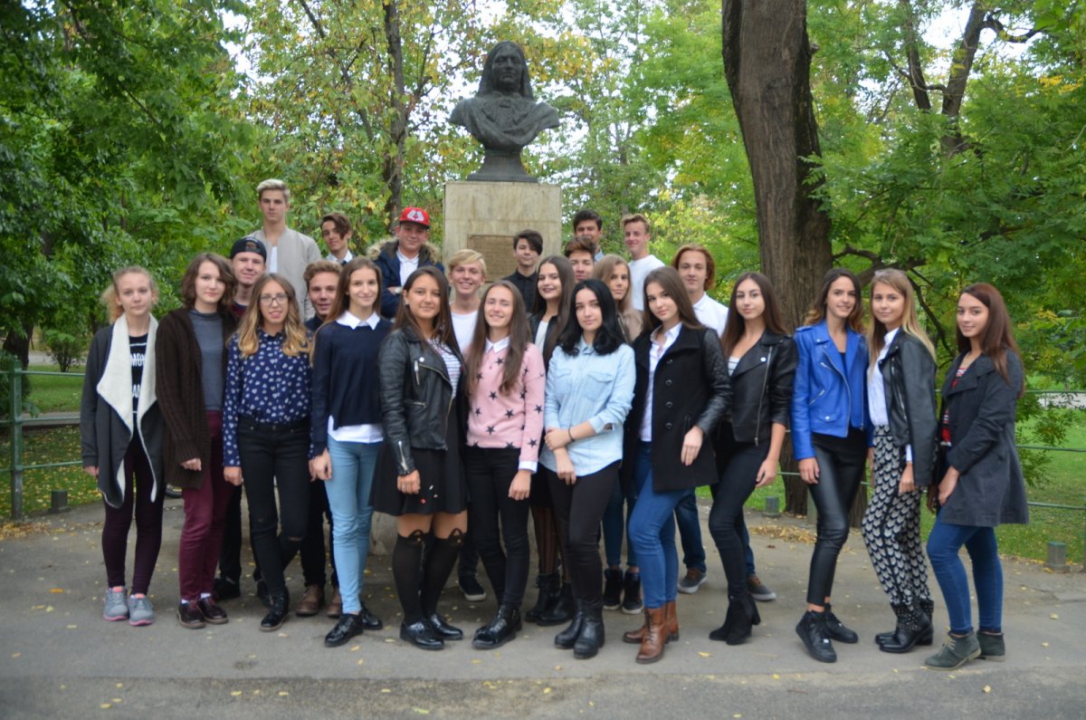 Votați MISS și MISTER Q Boboc de la Colegiul Naţional 