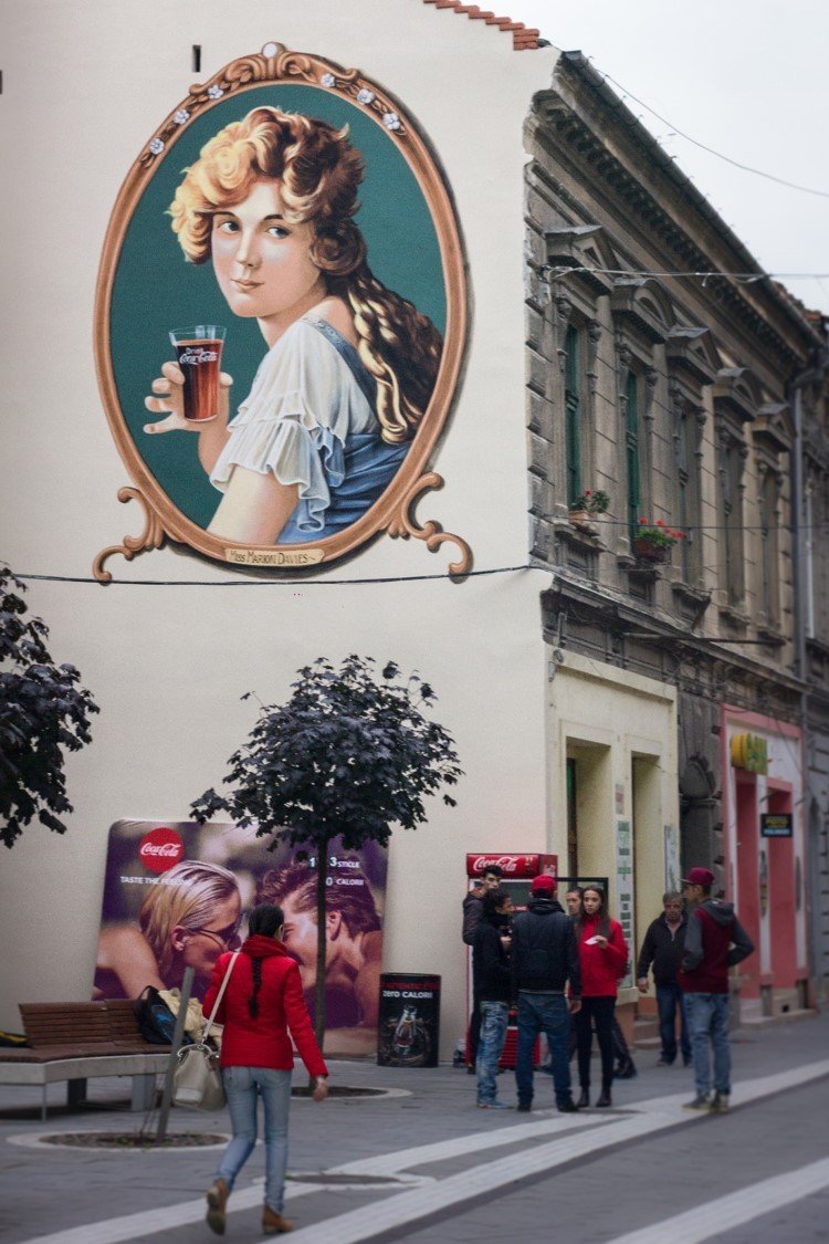 Coca-Cola a marcat restaurarea reclamei de le strada Mețianu