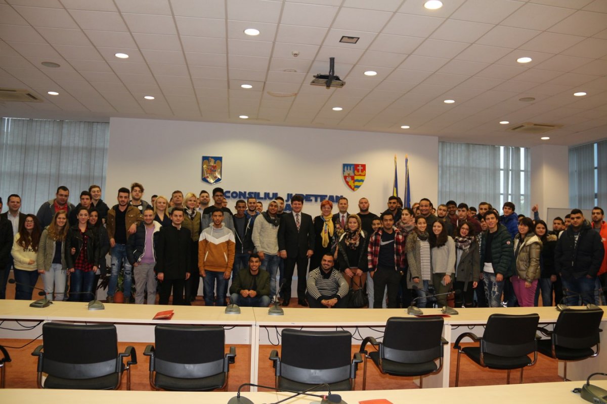 Studenţii Universității de Vest „Vasile Goldiș” din anul I, în vizită la Consiliul Judeţean Arad